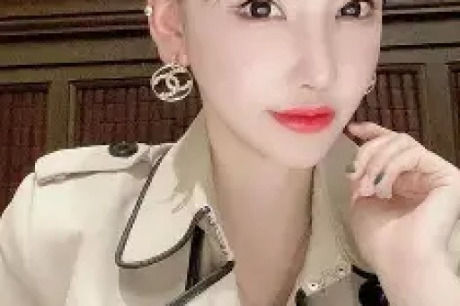 明星八卦！夜色甜蜜约会甜蜜瞬间定格《关注小玉妹每天聊八卦
